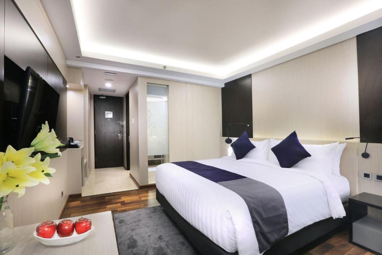 Aston Kartika Grogol Hotel & Conference Center Джакарта Екстер'єр фото