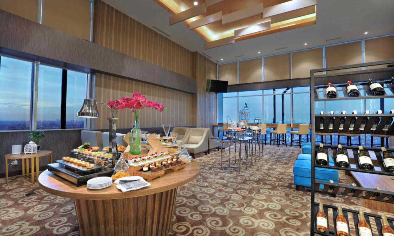 Aston Kartika Grogol Hotel & Conference Center Джакарта Екстер'єр фото