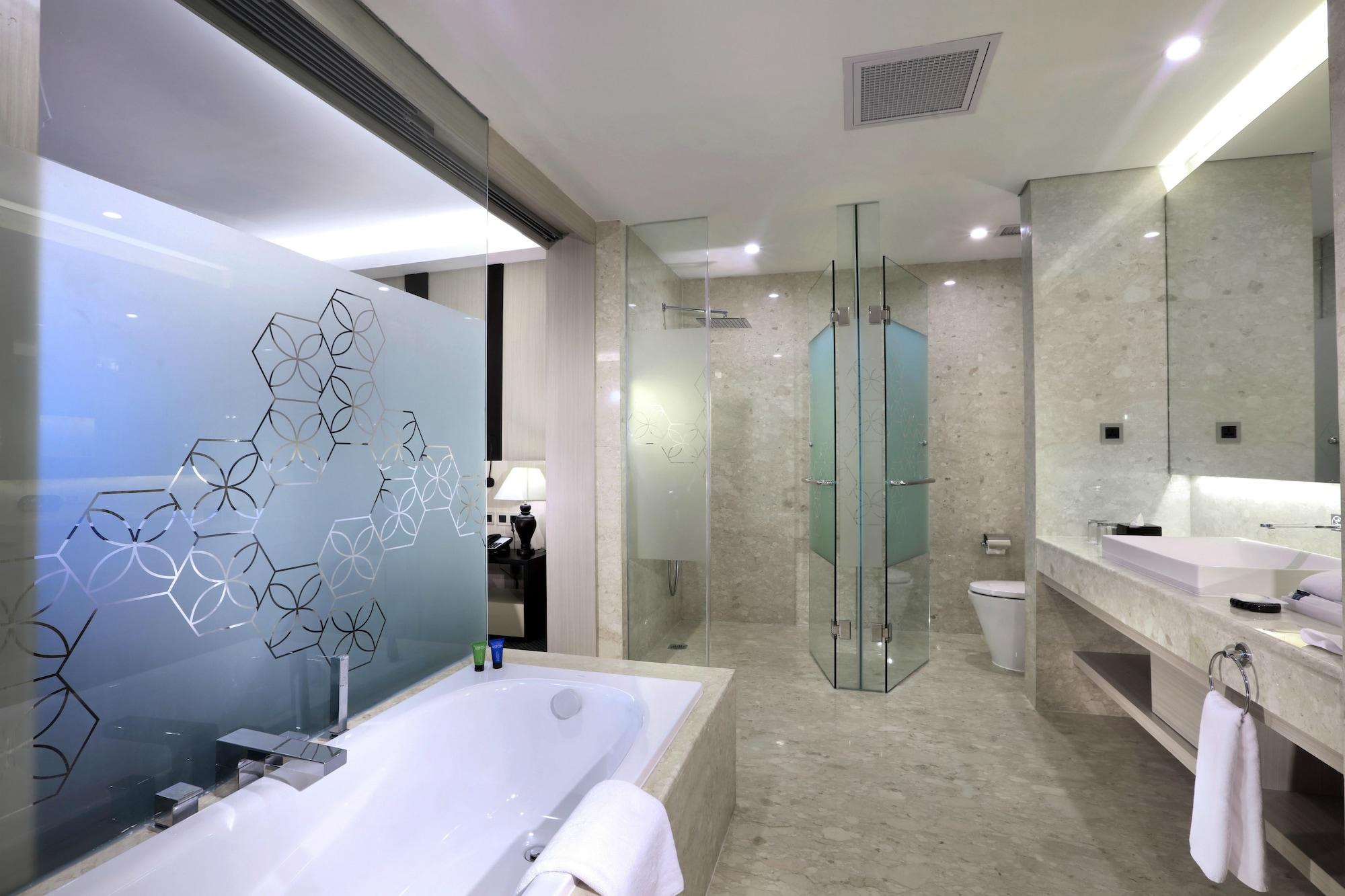 Aston Kartika Grogol Hotel & Conference Center Джакарта Екстер'єр фото