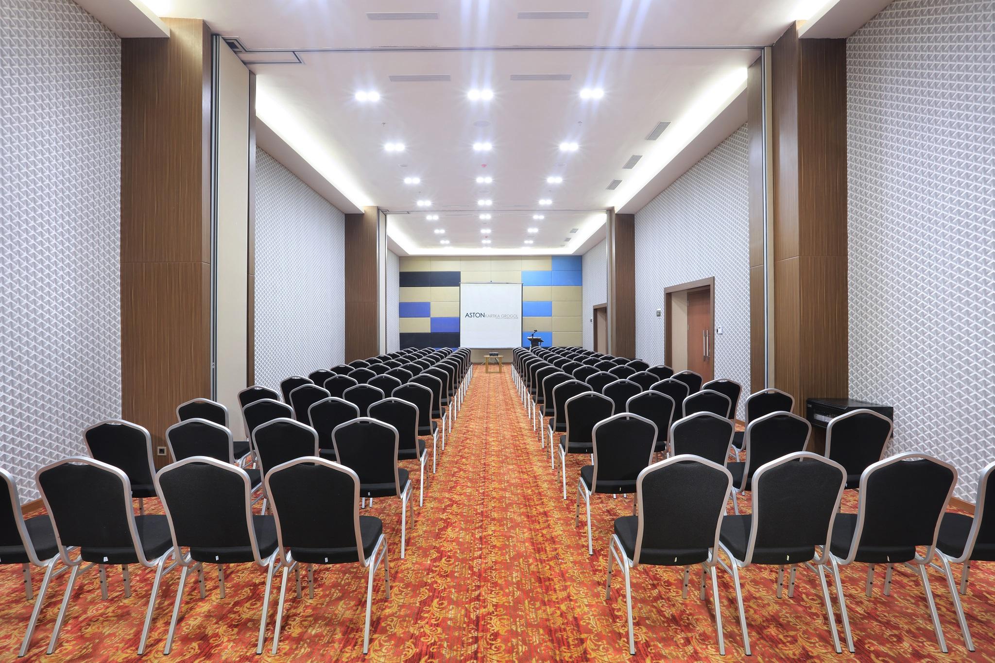 Aston Kartika Grogol Hotel & Conference Center Джакарта Екстер'єр фото