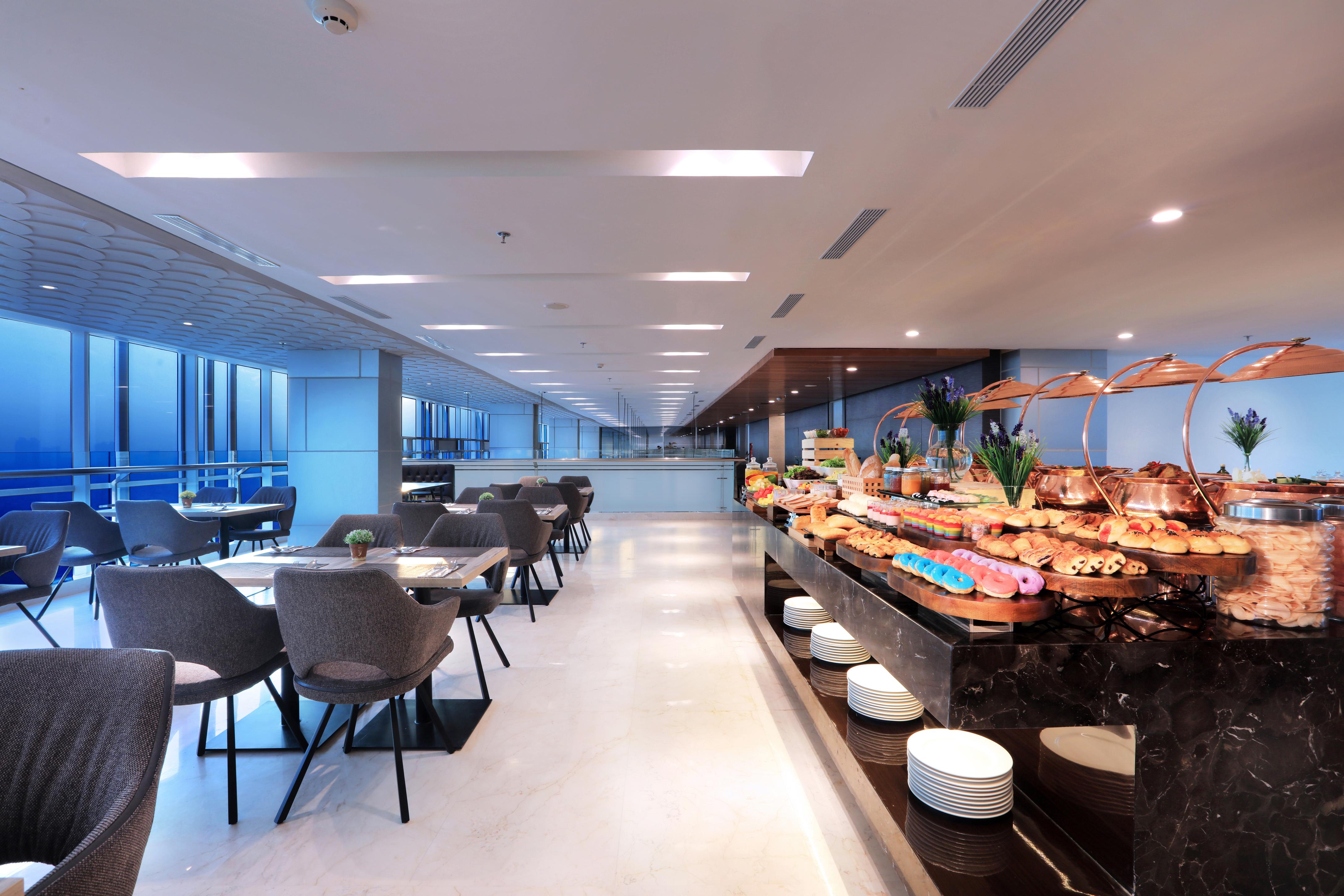 Aston Kartika Grogol Hotel & Conference Center Джакарта Екстер'єр фото