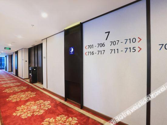 Aston Kartika Grogol Hotel & Conference Center Джакарта Екстер'єр фото