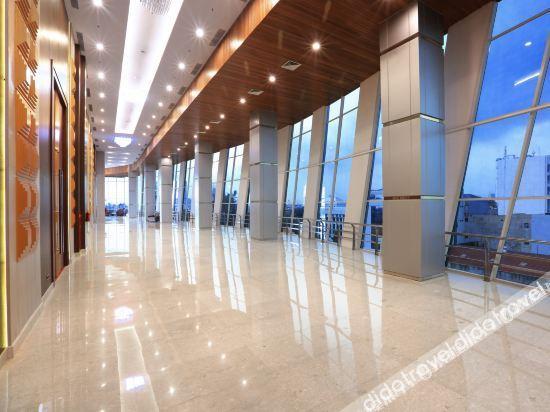 Aston Kartika Grogol Hotel & Conference Center Джакарта Екстер'єр фото