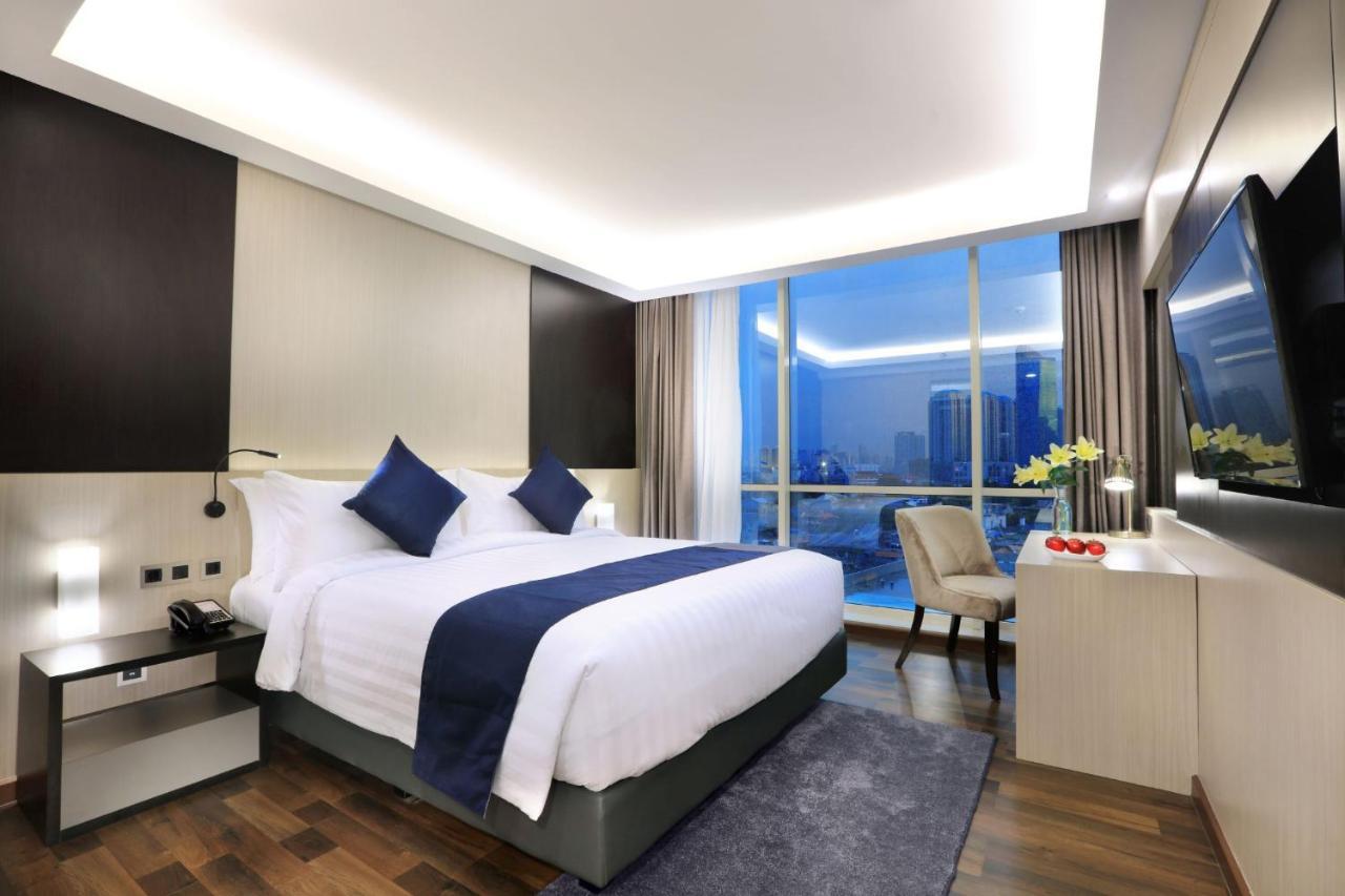 Aston Kartika Grogol Hotel & Conference Center Джакарта Екстер'єр фото