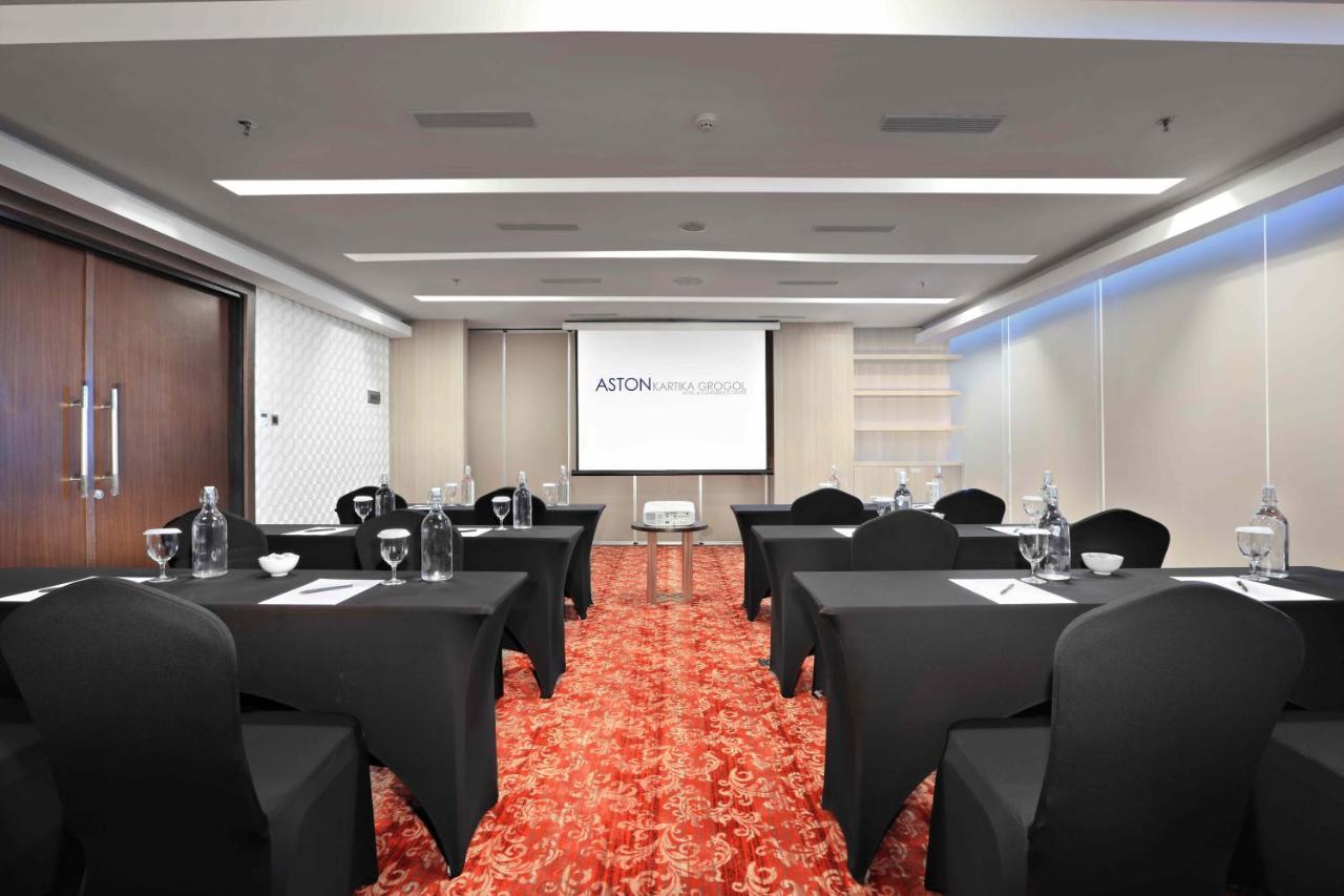 Aston Kartika Grogol Hotel & Conference Center Джакарта Екстер'єр фото