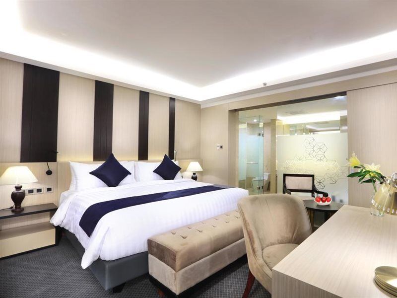 Aston Kartika Grogol Hotel & Conference Center Джакарта Екстер'єр фото