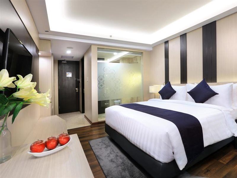 Aston Kartika Grogol Hotel & Conference Center Джакарта Екстер'єр фото